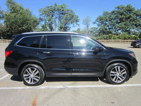 Used 2016 Honda Pilot Touring image 3