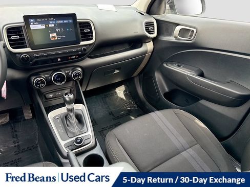 Used 2023 Hyundai Venue SEL FWD image 31