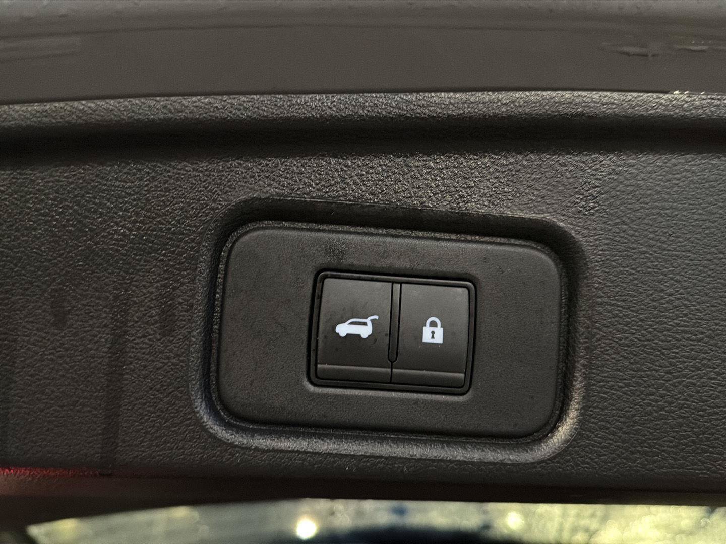 Used 2024 Nissan Pathfinder Platinum FWD image 37
