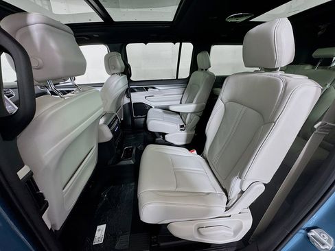 New 2026 Jeep Grand Wagoneer L Limited AWD/4WD image 26