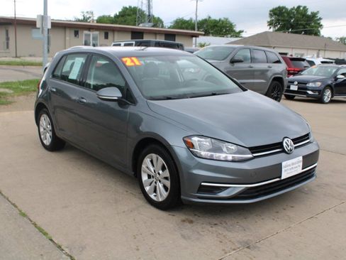 Used 2021 Volkswagen Golf 4-Door FWD image 2