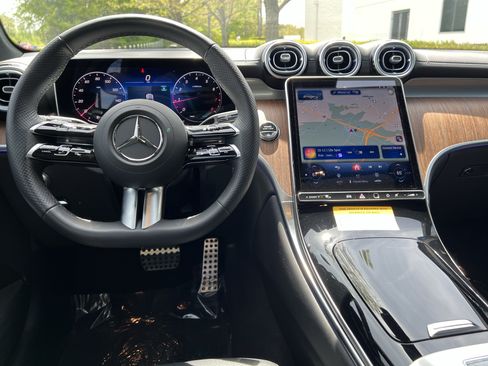 Certified 2025 Mercedes-Benz GLC 300 4MATIC image 30