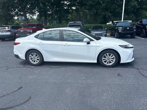 Used 2025 Toyota Camry LE FWD image 7