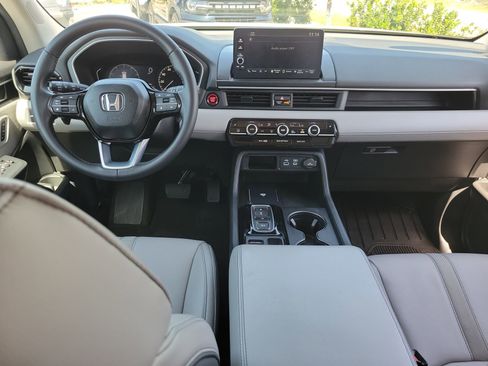 Used 2025 Honda Pilot EX-L image 15
