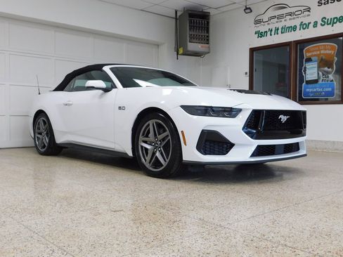 Used 2025 Ford Mustang GT Premium RWD image 7