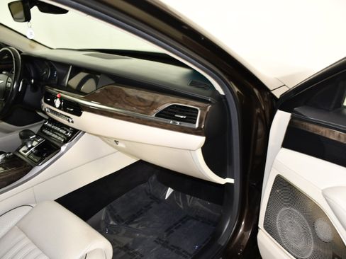 Used 2019 Genesis G90 5.0 Ultimate AWD/4WD image 44