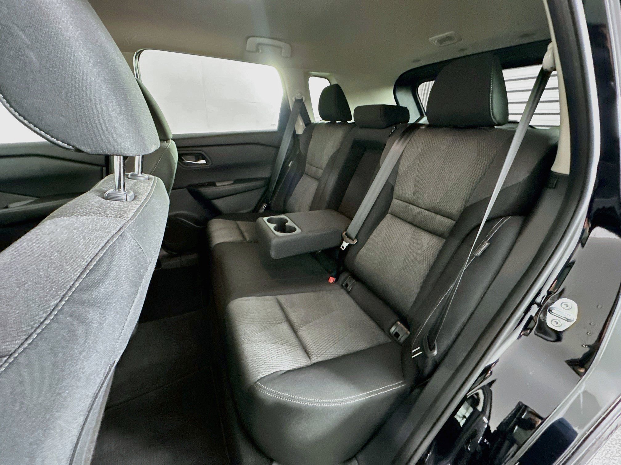 Used 2025 Nissan Rogue SV FWD image 26