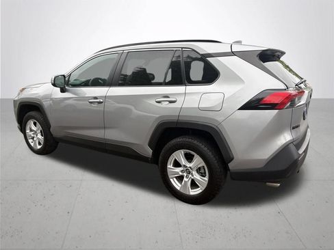 Used 2021 Toyota RAV4 XLE w/ XLE Grade Weather Package AWD/4WD image 8