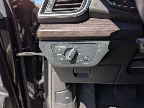 Used 2021 Audi Q5 2.0T Premium w/ Convenience Package AWD/4WD image 13