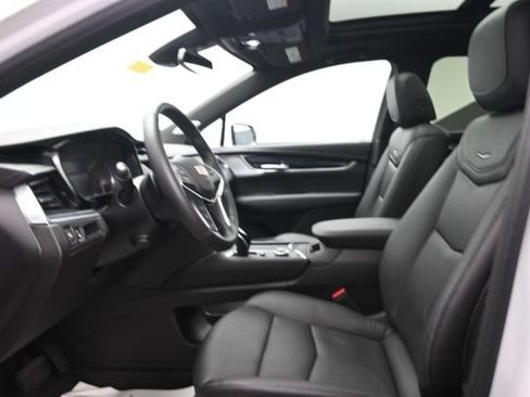 Used 2024 Cadillac XT5 Premium Luxury w/ LPO, Floor Liner Package AWD/4WD image 9