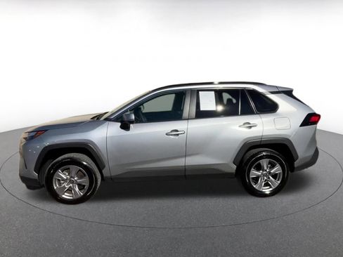 Used 2025 Toyota RAV4 XLE image 9