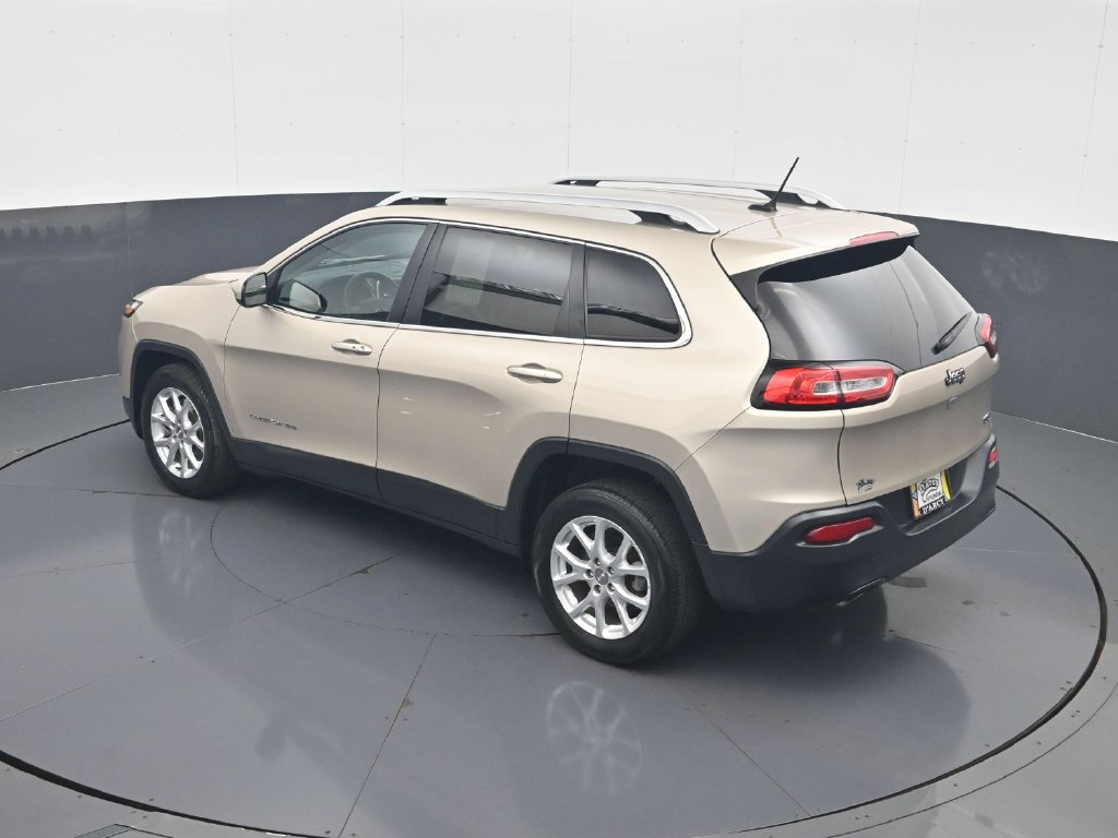 Used 2015 Jeep Cherokee Latitude w/ Comfort/Convenience Group FWD image 20