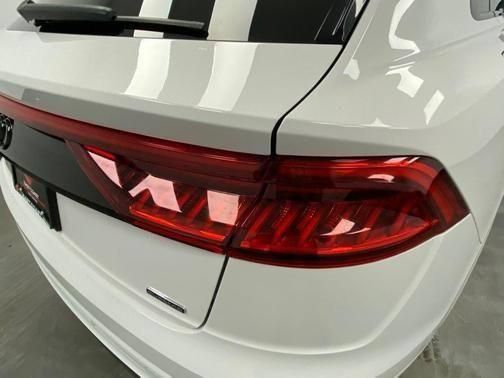 Used 2022 Audi Q8 Premium AWD/4WD image 14
