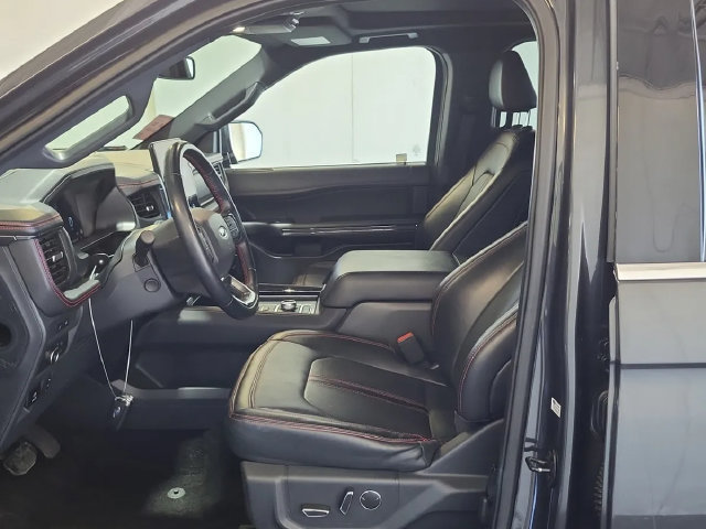 Used 2022 Ford Expedition Limited AWD/4WD image 3