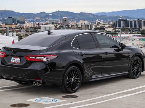 Used 2023 Toyota Camry XSE image 4