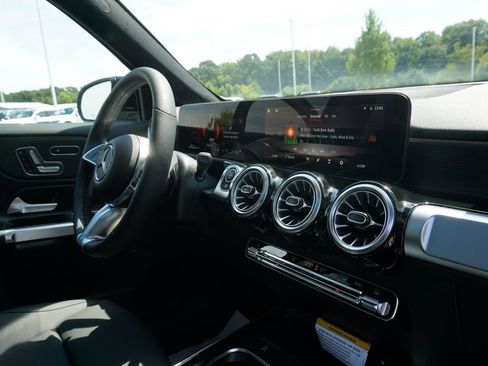 New 2025 Mercedes-Benz GLB 250 4MATIC image 66