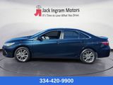 Used 2017 Toyota Camry SE image 2