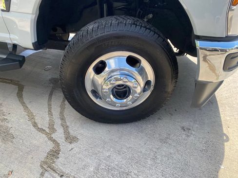 Used 2025 Ford F350 XLT w/ 360-Degree Camera Package AWD/4WD image 4
