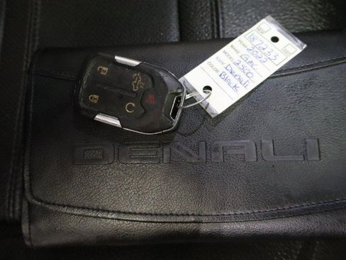 Used 2022 GMC Sierra 3500 Denali w/ Denali Black Diamond Edition AWD/4WD image 62