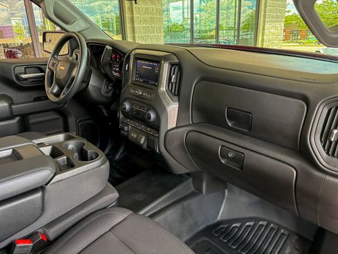 Used 2025 Chevrolet Silverado 1500 W/T w/ WT Value Package AWD/4WD image 23