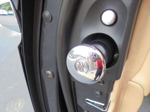 Used 2011 Rolls-Royce Ghost RWD image 47