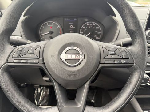 Used 2025 Nissan Altima 2.5 S FWD image 11