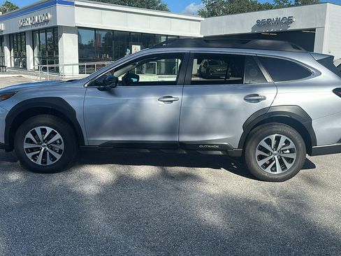 New 2025 Subaru Outback Premium image 4