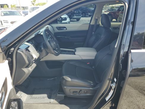 Certified 2022 Nissan Pathfinder SV FWD image 12