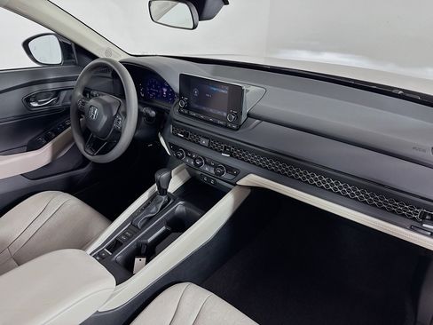 Certified 2025 Honda Accord SE image 35