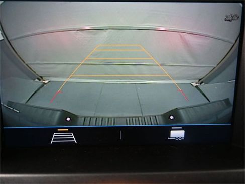 Used 2022 Chevrolet Colorado LT w/ LT Convenience Package image 32