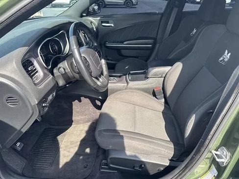 Used 2018 Dodge Charger R/T Scat Pack RWD image 9