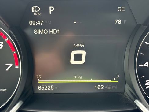 Used 2017 Alfa Romeo Giulia Ti w/ TI 19" Sport Package RWD image 22