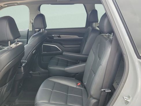 Used 2022 Kia Telluride EX w/ EX Premium Package AWD/4WD image 10