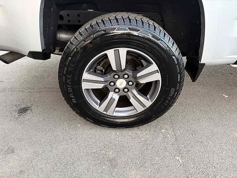 Used 2018 Chevrolet Colorado W/T w/ Custom Special Edition RWD image 17