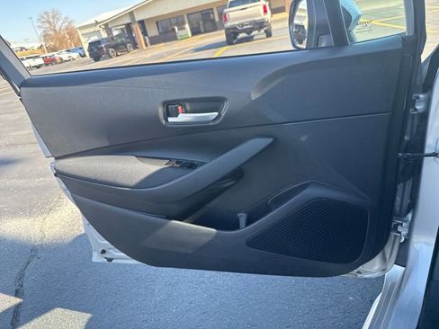Used 2021 Toyota Corolla LE w/ Carpet Mat Package (TMS) image 9