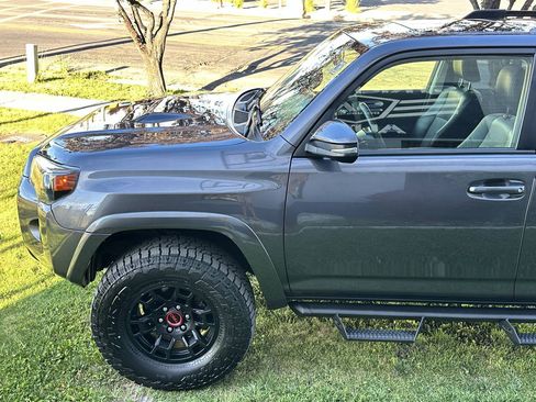 Used 2023 Toyota 4Runner SR5 Premium w/ Moonroof Package AWD/4WD image 10