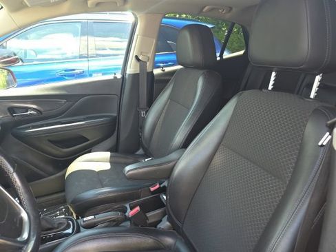 Used 2019 Buick Encore Sport Touring FWD image 4