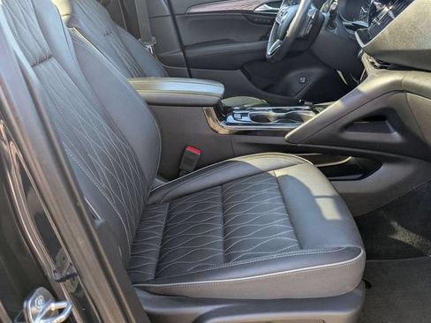 Used 2021 Buick Envision Avenir w/ Technology Package II AWD/4WD image 28