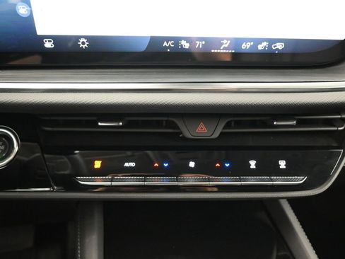 New 2025 Buick Envision Preferred image 16