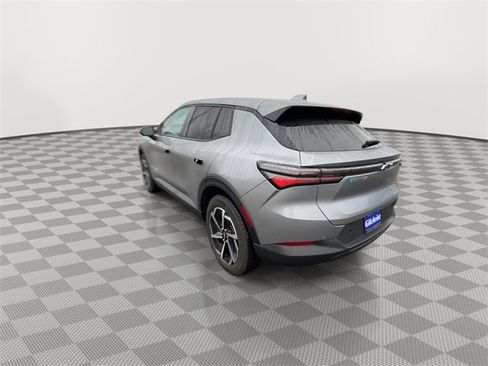 Used 2025 Chevrolet Equinox EV LT w/ Comfort Package image 6