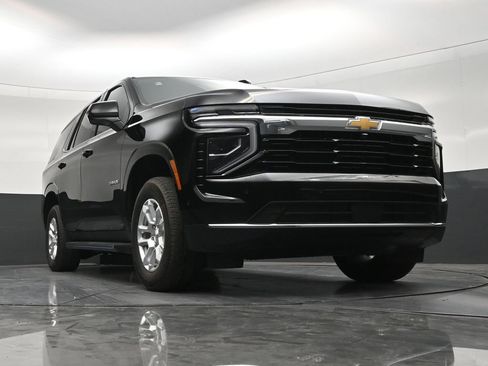 Used 2025 Chevrolet Tahoe LS RWD image 25