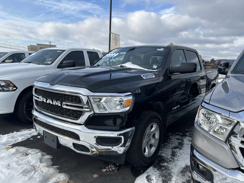 Used 2022 RAM 1500 Tradesman w/ SXT Appearance Group image 4