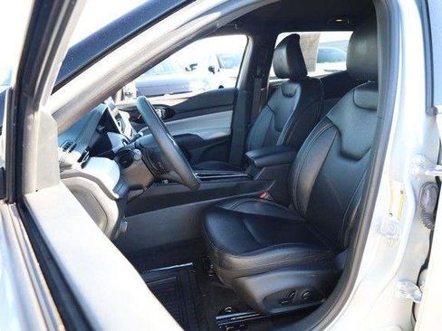 Used 2025 Jeep Compass Limited AWD/4WD image 8