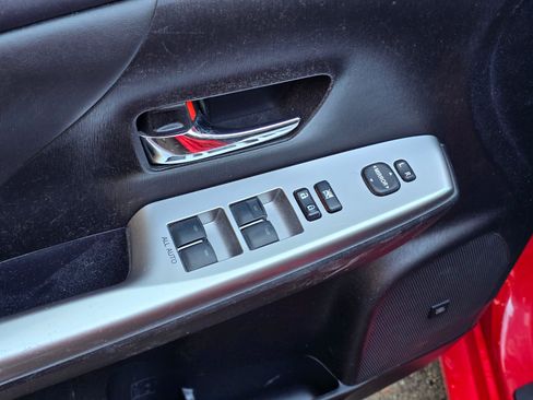 Used 2016 Toyota Prius V Five image 23