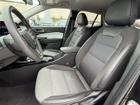 Certified 2024 Chevrolet Trax LT image 25