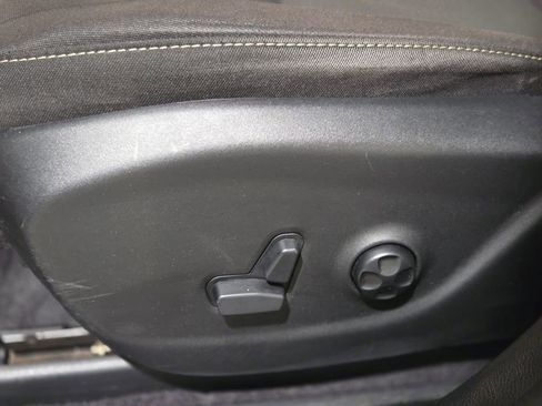 Used 2016 Jeep Cherokee Latitude w/ Comfort/Convenience Group image 28