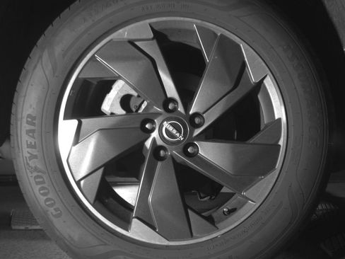 Used 2025 Nissan Rogue SV AWD/4WD image 28