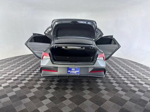 Used 2025 Hyundai Elantra Sport FWD image 20