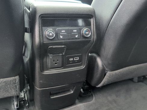 Used 2023 GMC Acadia SLT w/ GMC Pro Grade Package AWD/4WD image 39