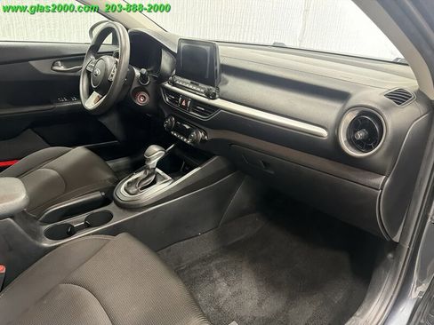 Used 2019 Kia Forte LXS FWD image 5